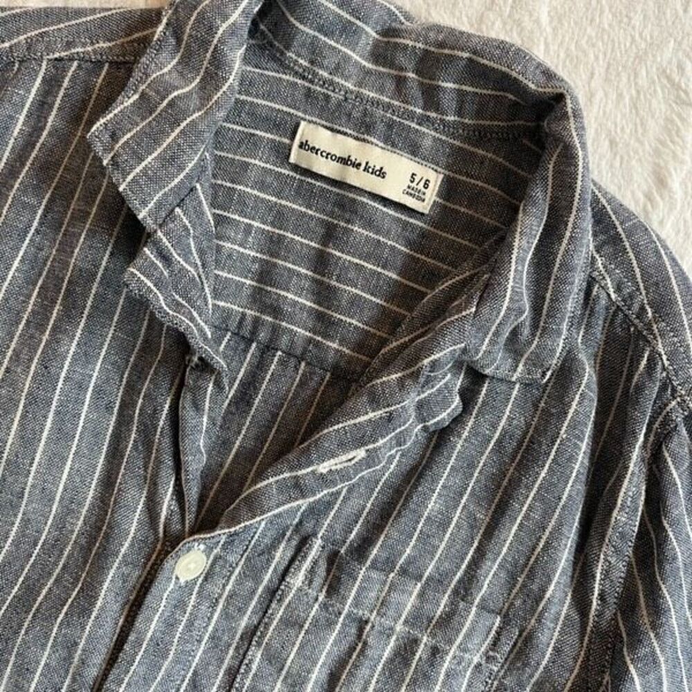 Abercrombie Kids Casual Button Down 5/6 - Picture 2 of 9